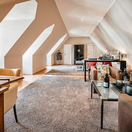 Residenz Weingut Schloss Reinhartshausen Bed & Breakfast Eltville am Rhein ภายนอก รูปภาพ