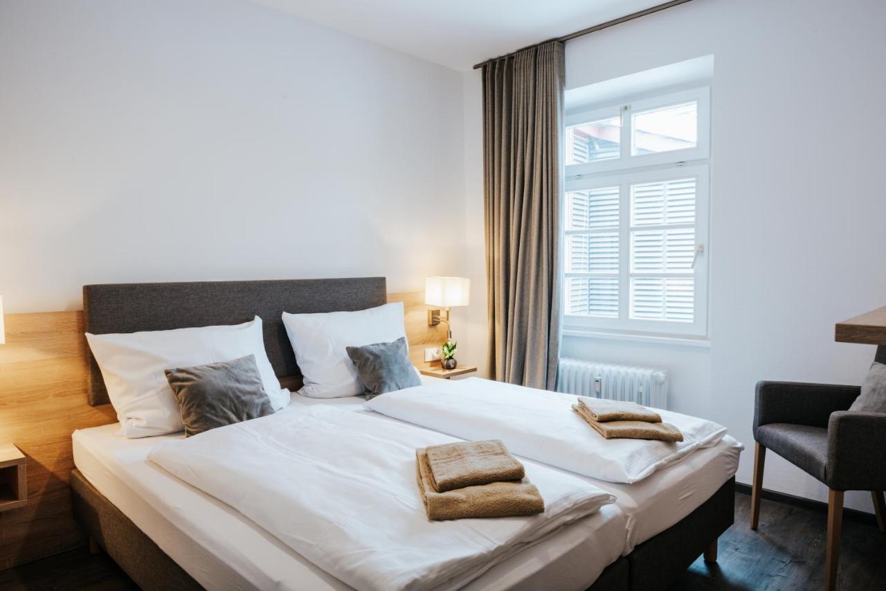 Residenz Weingut Schloss Reinhartshausen Bed & Breakfast Eltville am Rhein ภายนอก รูปภาพ