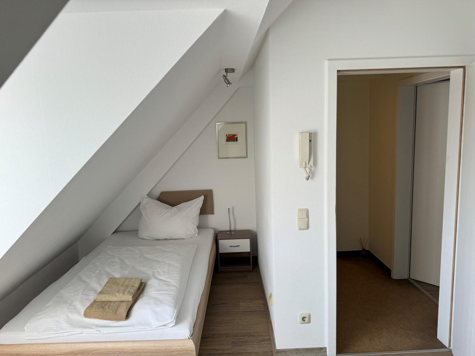 Residenz Weingut Schloss Reinhartshausen Bed & Breakfast Eltville am Rhein ภายนอก รูปภาพ
