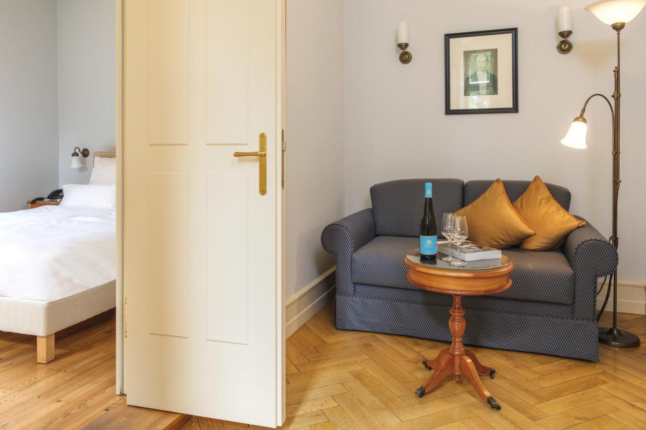 Residenz Weingut Schloss Reinhartshausen Bed & Breakfast Eltville am Rhein ภายนอก รูปภาพ
