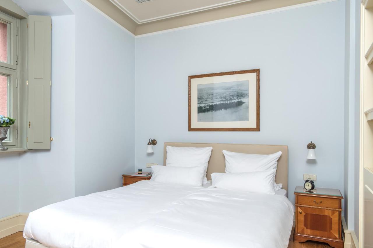 Residenz Weingut Schloss Reinhartshausen Bed & Breakfast Eltville am Rhein ภายนอก รูปภาพ