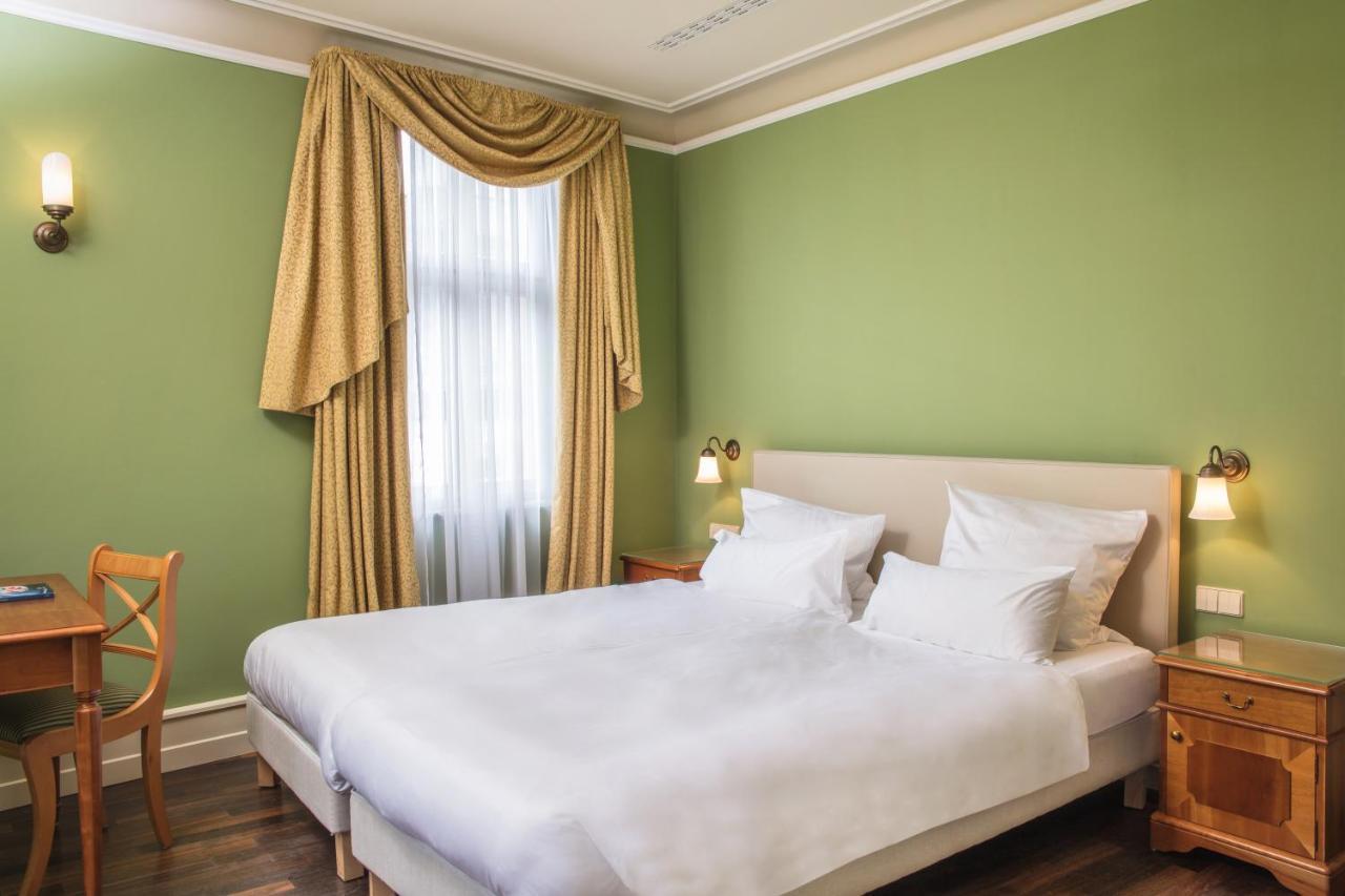 Residenz Weingut Schloss Reinhartshausen Bed & Breakfast Eltville am Rhein ภายนอก รูปภาพ